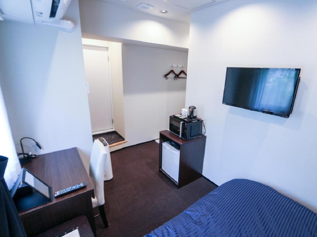 Hotel Livemax Yokohama Kannai Ekimae Exterior photo
