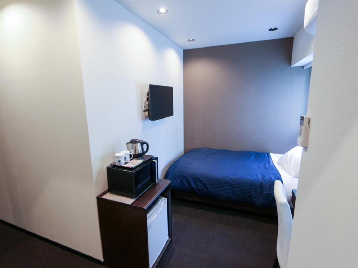 Hotel Livemax Yokohama Kannai Ekimae Exterior photo