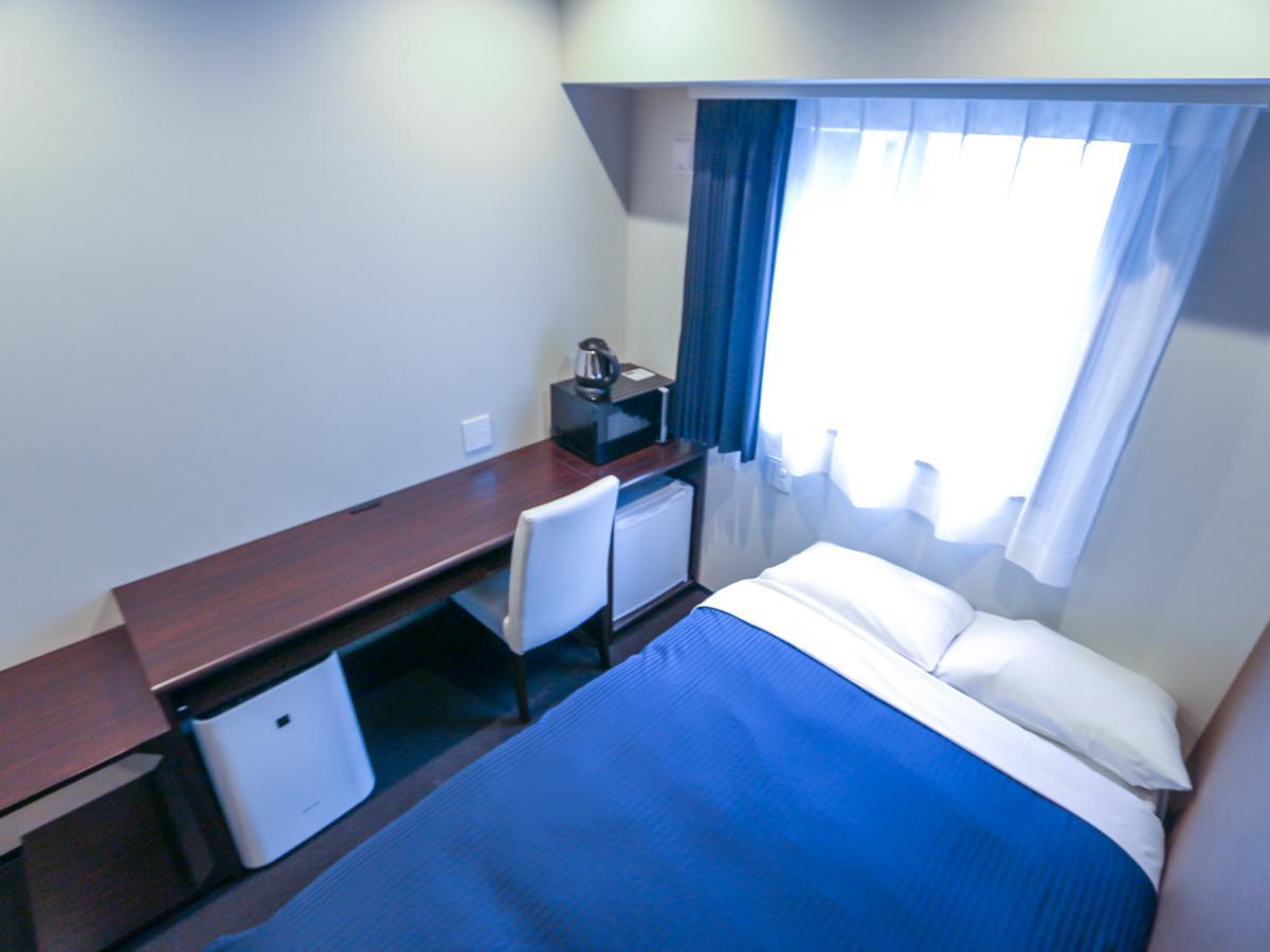 Hotel Livemax Yokohama Kannai Ekimae Exterior photo